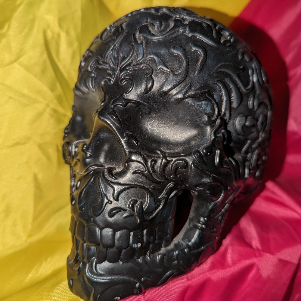 Skull makeup brush holder